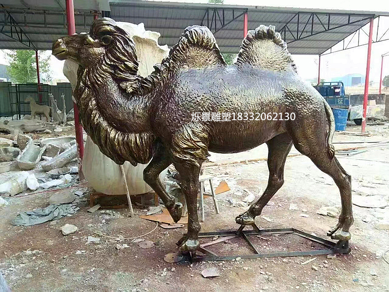 铸铜骆驼雕塑3