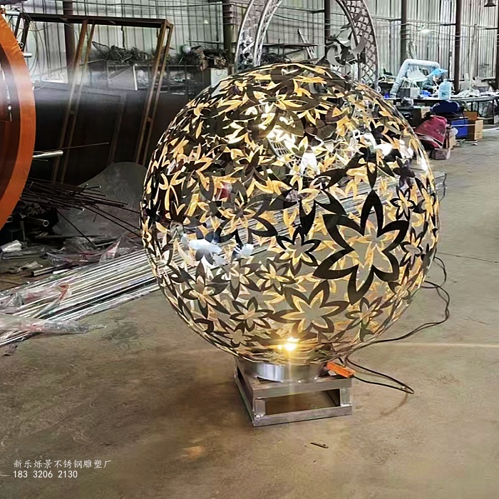 金属发光圆球雕塑，山东不锈钢雕塑价格