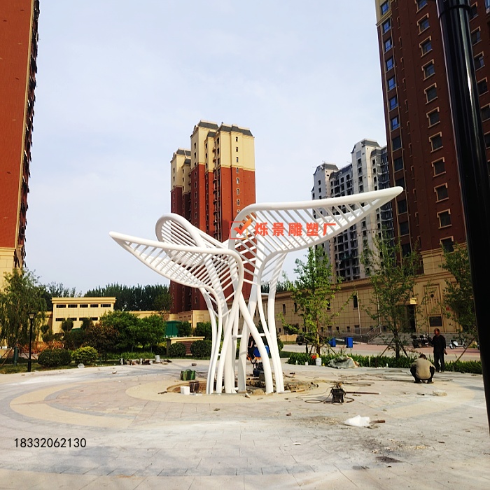 不锈钢大树雕塑，镂空花朵雕塑
