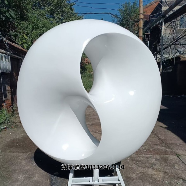 304锻造不锈钢圆环雕塑，小区抽象不锈钢雕塑制作公司