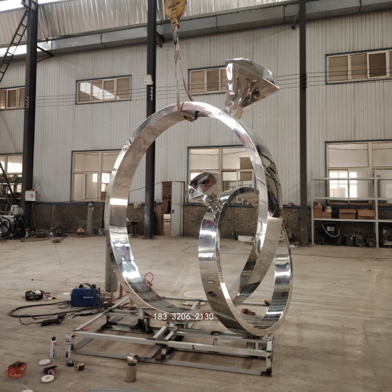 304不锈钢戒指雕塑定制厂家